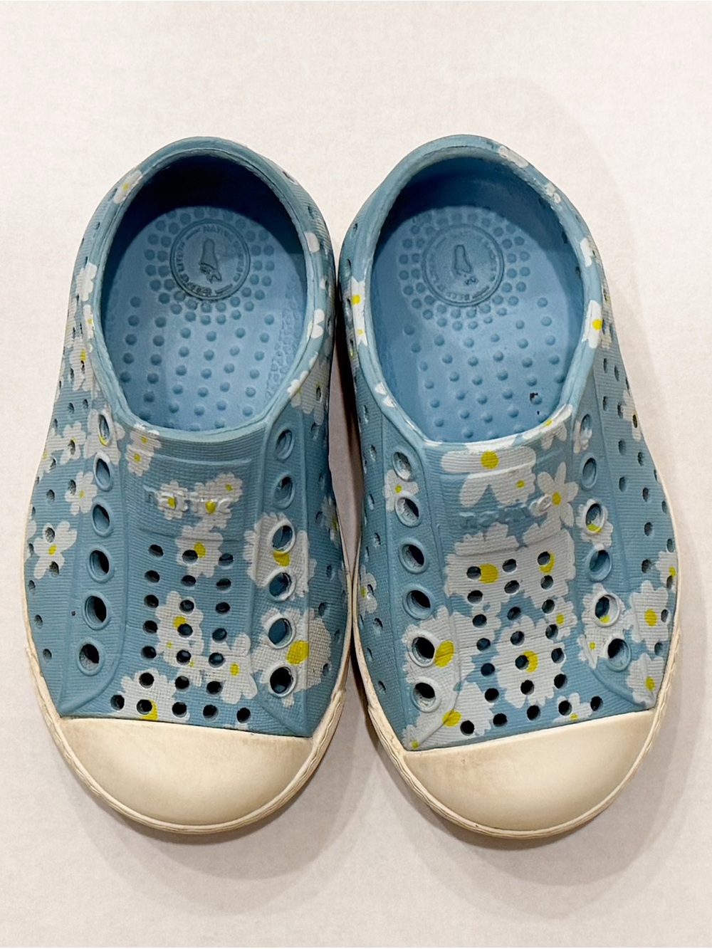 Native Shoes Kids Blue Floral Slip-On Water Shoes